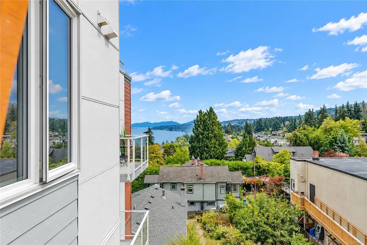 201 Dogwood Dr #404, Ladysmith BC V9G 0C3