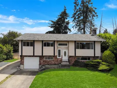 156 Moss Ave, Parksville BC V9P 1L7