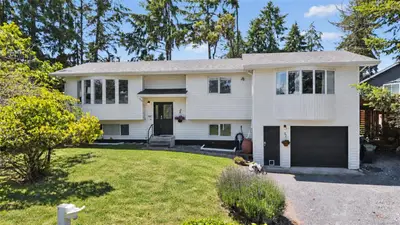 7487 Forest Turn Way, Lantzville BC V0R 2H0
