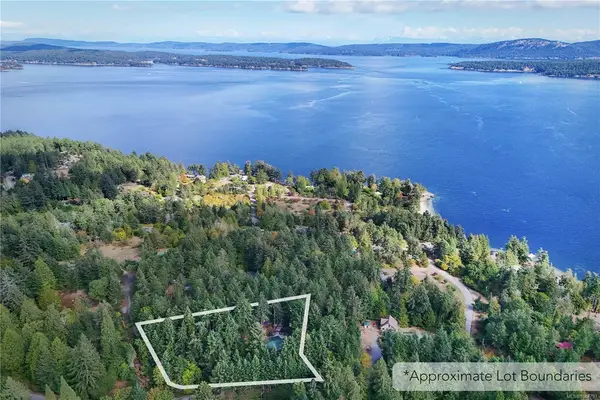 119 Creekside Dr, Salt Spring BC V8K 2E4 - 3 bed, 2 bath property for sale in Salt Spring