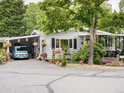 2166 Summergate Blvd, Sidney BC V8L 4L1