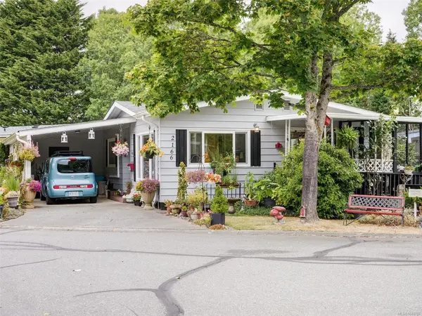 2166 Summergate Blvd, Sidney BC V8L 4L1 - 2 bed, 2.0 bath in Sidney