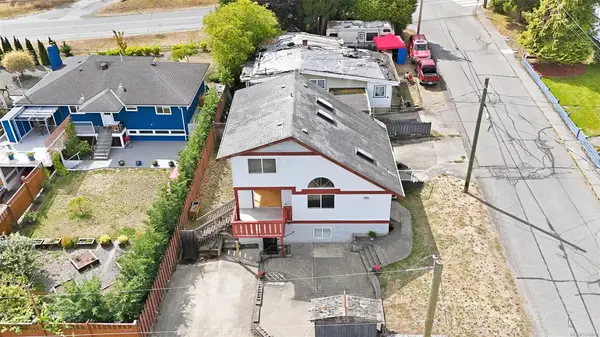 9815 Cedar St, Chemainus BC V0R 1K0 - 3 bed, 3 bath in Chemainus