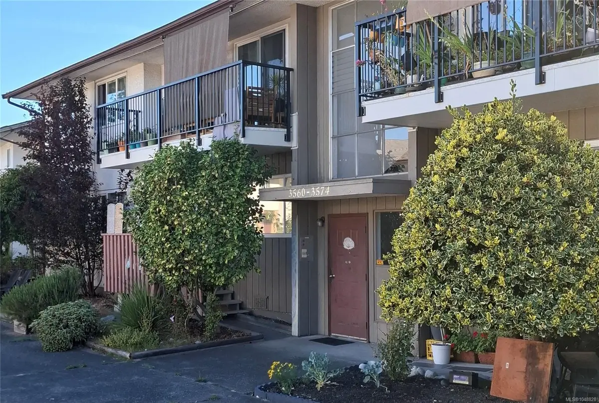 3566 Tillicum Rd, Saanich BC V8Z 4H4