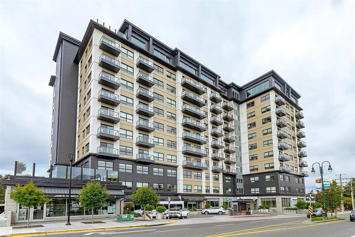 622 Admirals Rd #1002, Esquimalt BC V9A 2N7