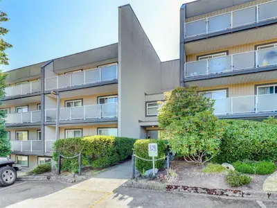 3252 Glasgow Ave #301, Saanich BC V8X 1M2