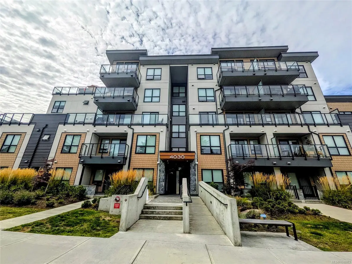 #107 - 4030 Shelbourne St #107, Saanich BC V8N 3E4