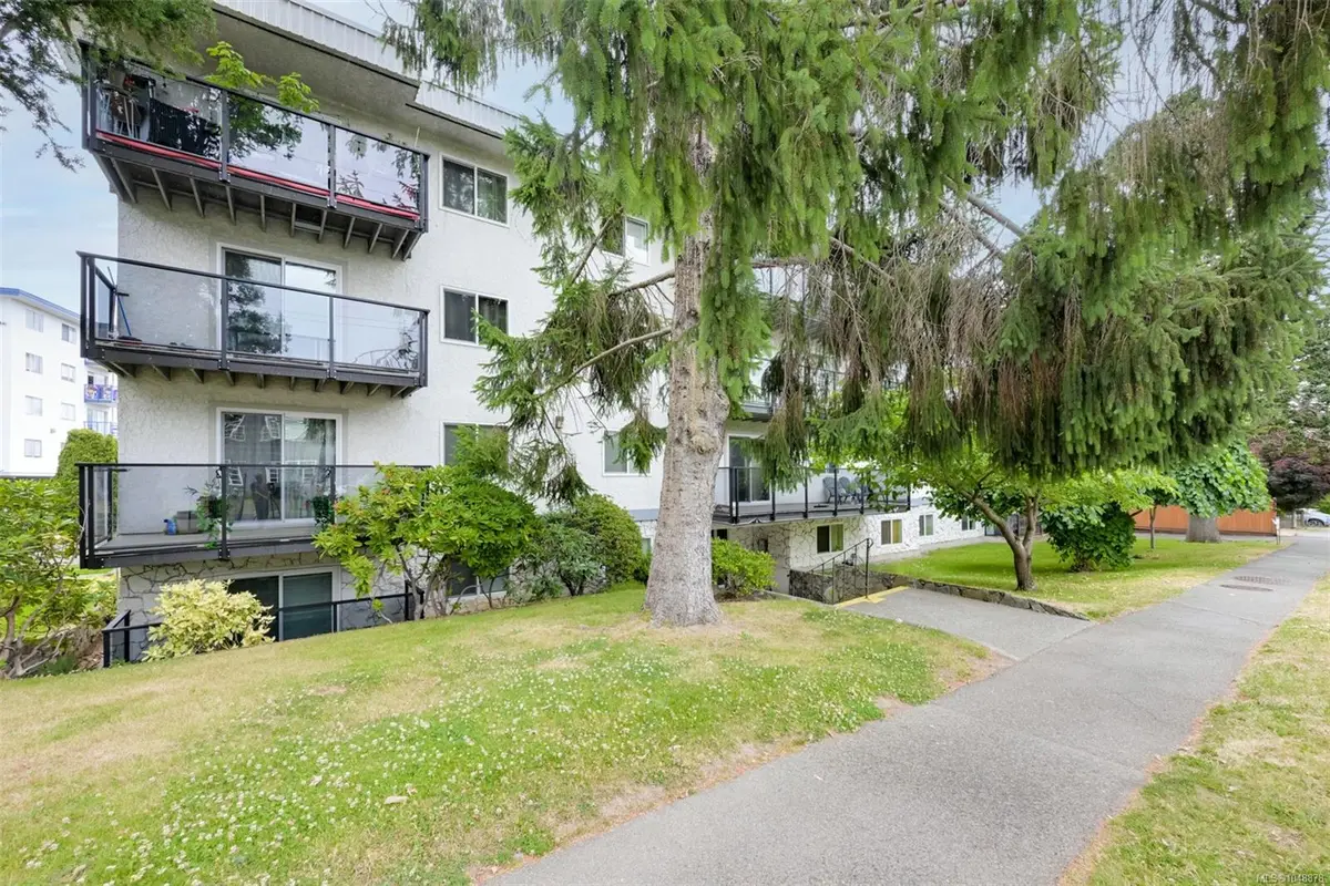 859 Carrie St #403, Esquimalt BC V9A 5R5