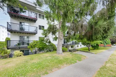 859 Carrie St #403, Esquimalt BC V9A 5R5