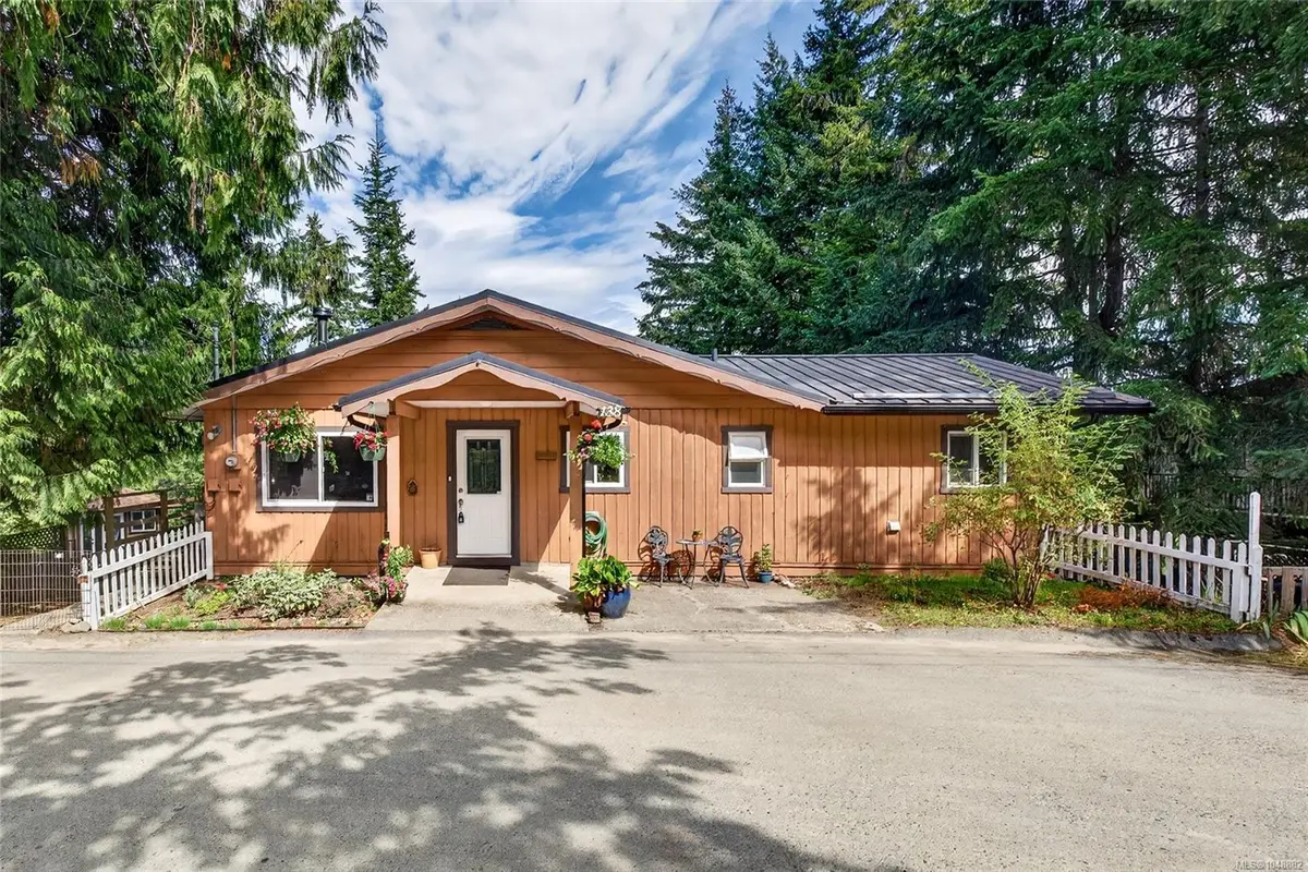 138 Woodland Dr, Salt Spring BC V8K 1K1