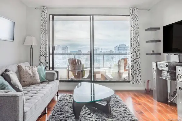 1630 QUADRA St #1101, Victoria BC V8W 3J5 - 1 bed, 1.0 bath in Victoria