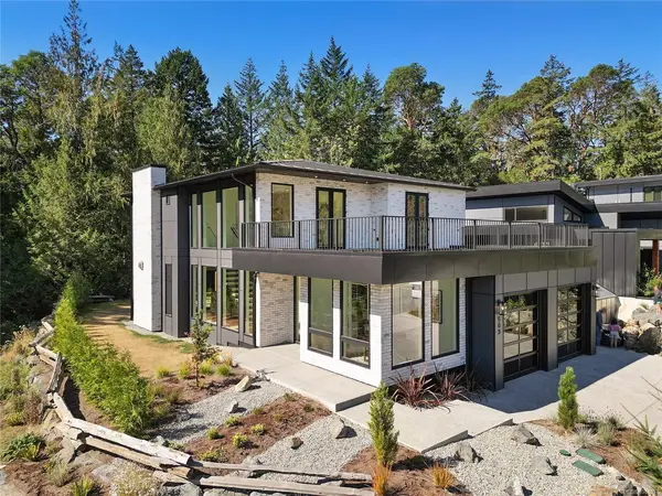 609 Medalist Ave, Colwood BC V9C 0R7 - 3 bed, 4.0 bath in Colwood