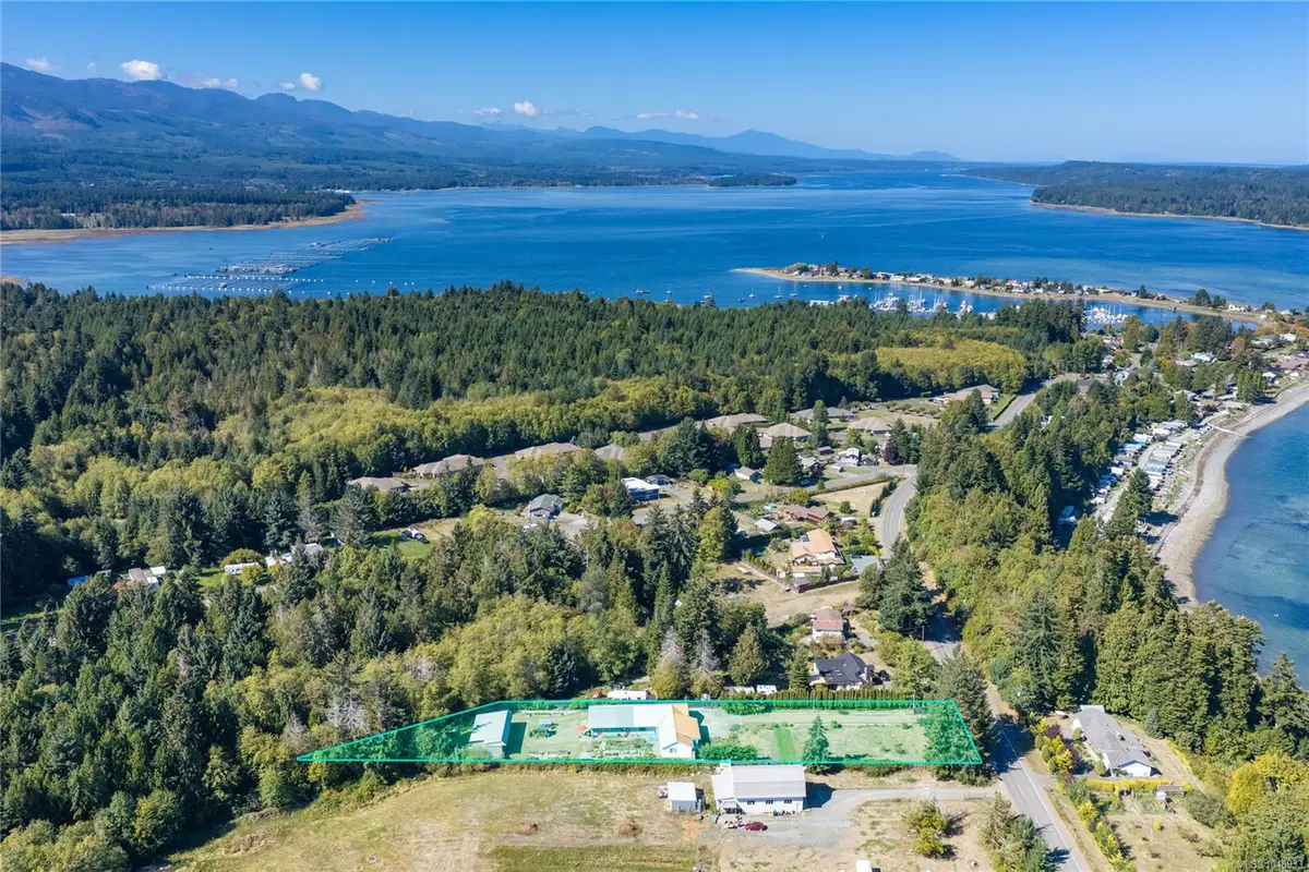 5212 Gainsberg Rd, Bowser BC V0R 1G0