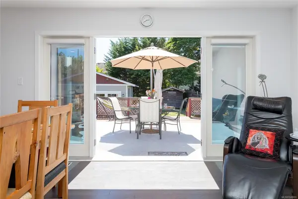 367 Vincent Ave, Saanich BC V9A 2G8 - 2 bed, 2 bath property for sale in Saanich