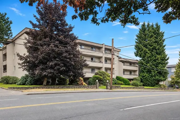#216 - 3235 Quadra St #216, Saanich BC V8X 1G4 - 2 bed, 1 bath property for sale in Saanich