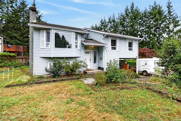 1561 Embleton Cres, Courtenay BC V9N 6N7 - 4 bed, 3 bath property for sale in Courtenay