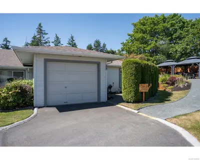 450 Bay Ave #20, Parksville BC V9P 2K2