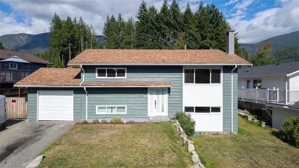 435 CEDAR Cres, Gold River BC V0P 1G0 - 4 bed, 2.0 bath in Gold River