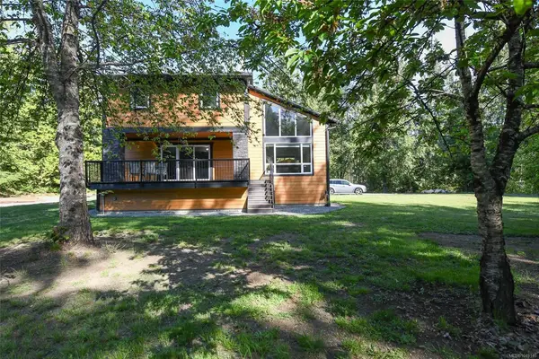 3550 Cumberland Rd, Cumberland BC V0R 1S0 - 3 bed, 3.0 bath in Cumberland