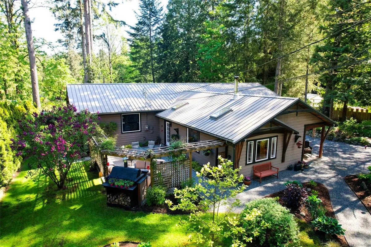 1126 North Rd, Gabriola Island BC V0R 1X3
