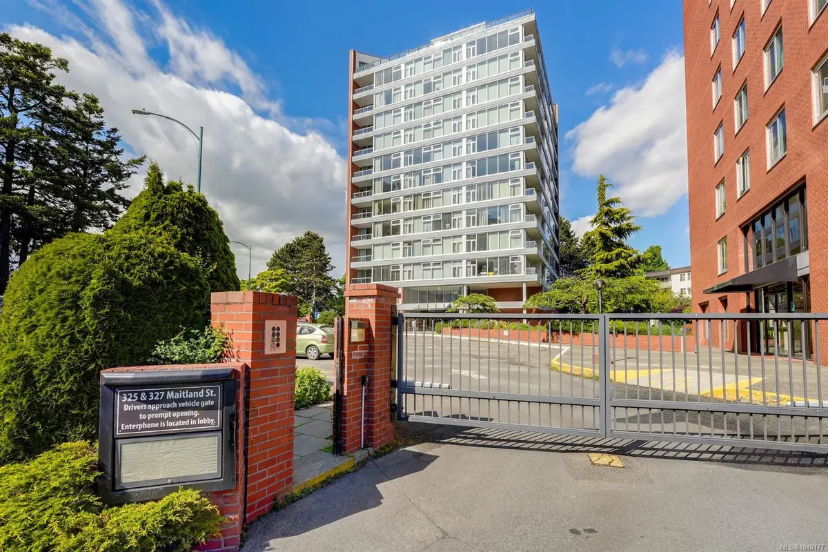 #501 - 327 Maitland St #501, Victoria BC V9A 7G7