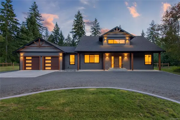3811 Woodland Dr, Campbell River BC V9H 1B1 - 3 bed, 3 bath property for sale in Campbell River