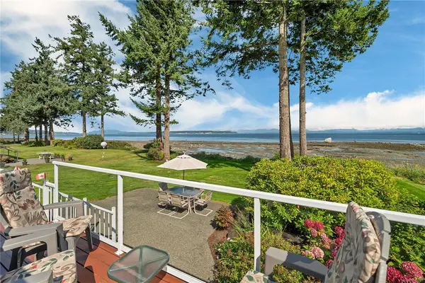 3765 Island Hwy S, Campbell River BC V9H 1L6 - 3 bed, 2 bath property for sale in Campbell River