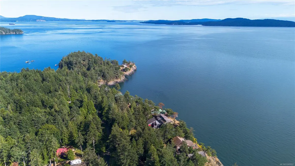 7921 Swanson View Dr, Pender Island BC V0N 2M2