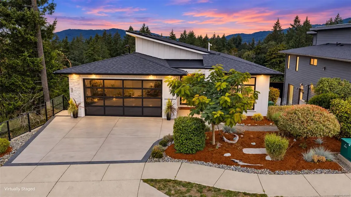 6261 Highwood Dr, Duncan BC V9L 5W9