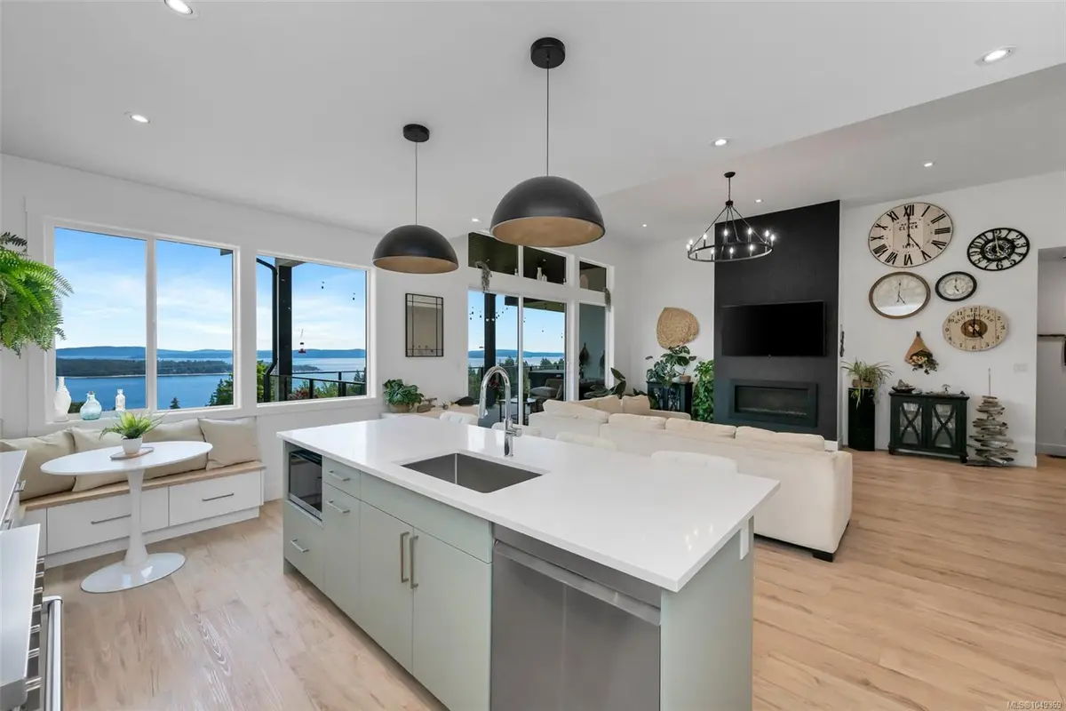 399 Thetis Dr, Ladysmith BC V9G 1V9