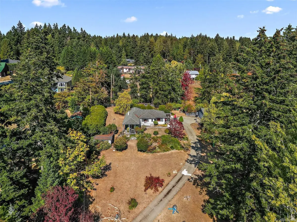 675 Kilmalu Rd, Mill Bay BC V8H 1E2