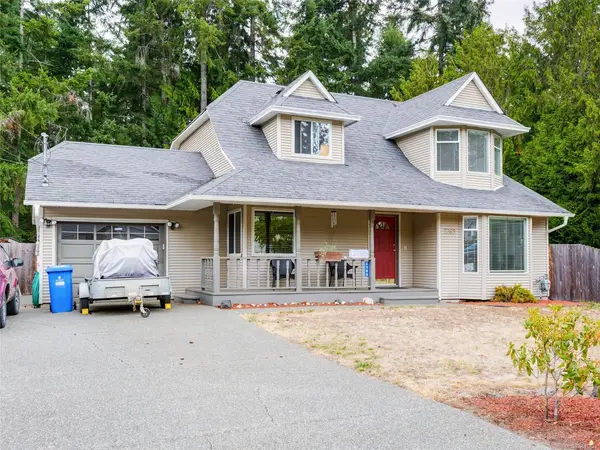 2369 Robertson St, Shawnigan Lake BC V0R 2W1 - 3 bed, 3 bath in Shawnigan Lake