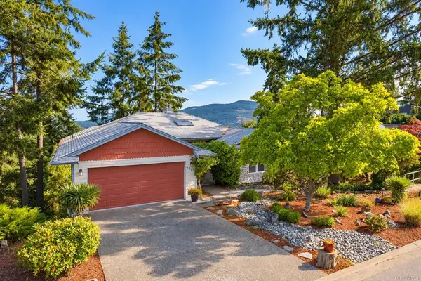 6089 Chippewa Rd, Duncan BC V9L 5P5 - 4 bed, 3 bath in Duncan
