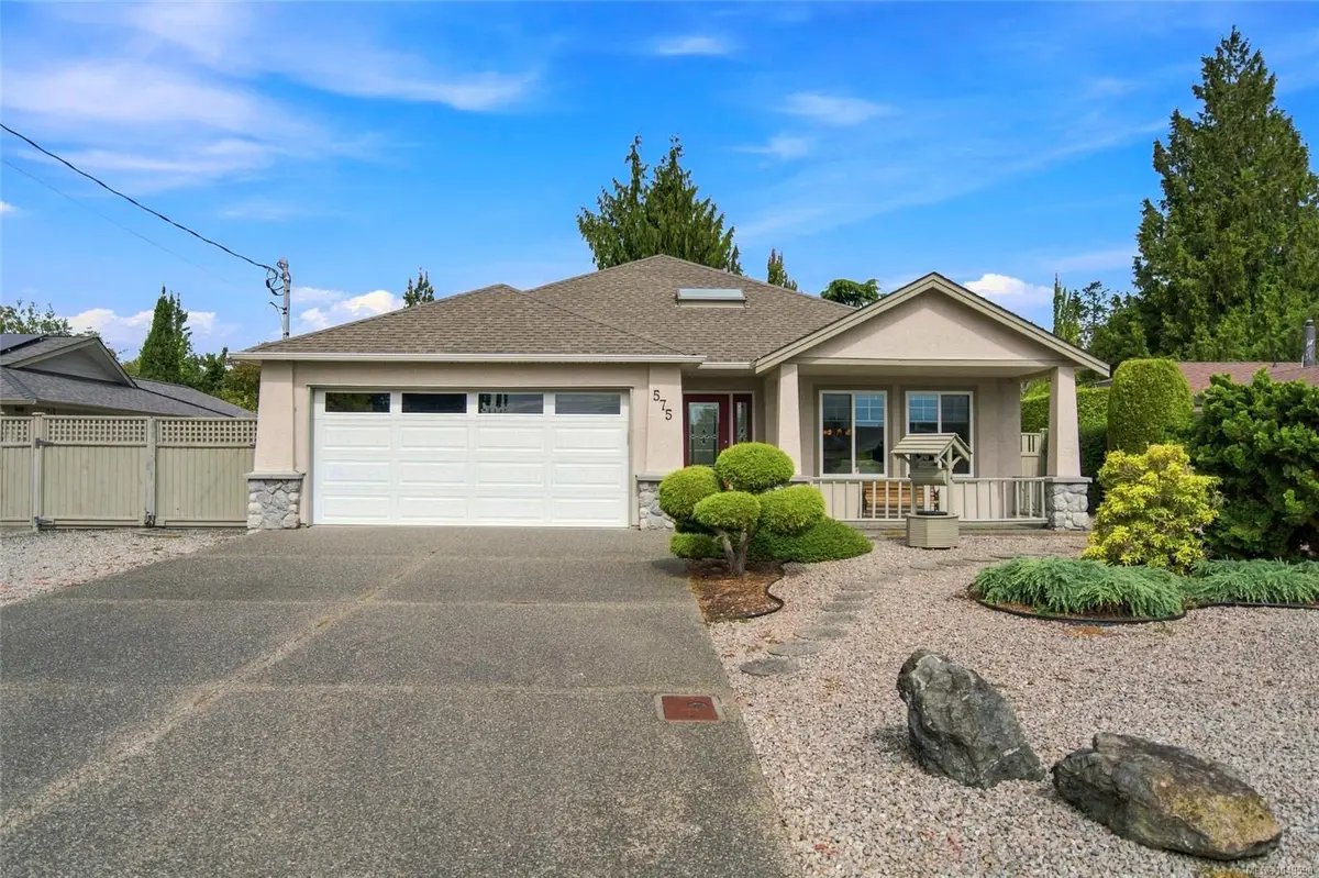 575 Panorama Pl, Parksville BC V9P 1A4