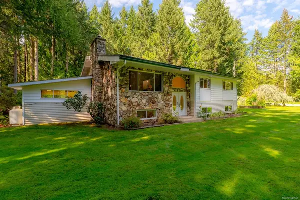 1115 Chapman Rd, Cobble Hill BC V0R 1L7 - 7 bed, 3 bath property for sale in Cobble Hill