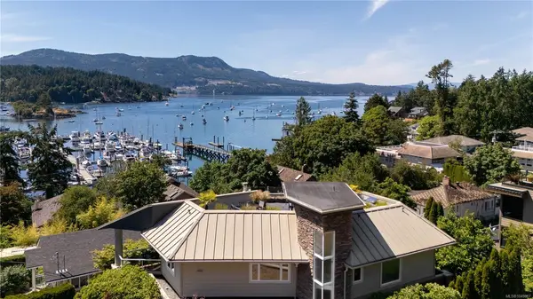 916 Grilse Lane, Central Saanich BC V8M 1B5 - 3 bed, 3 bath property for sale in Central Saanich