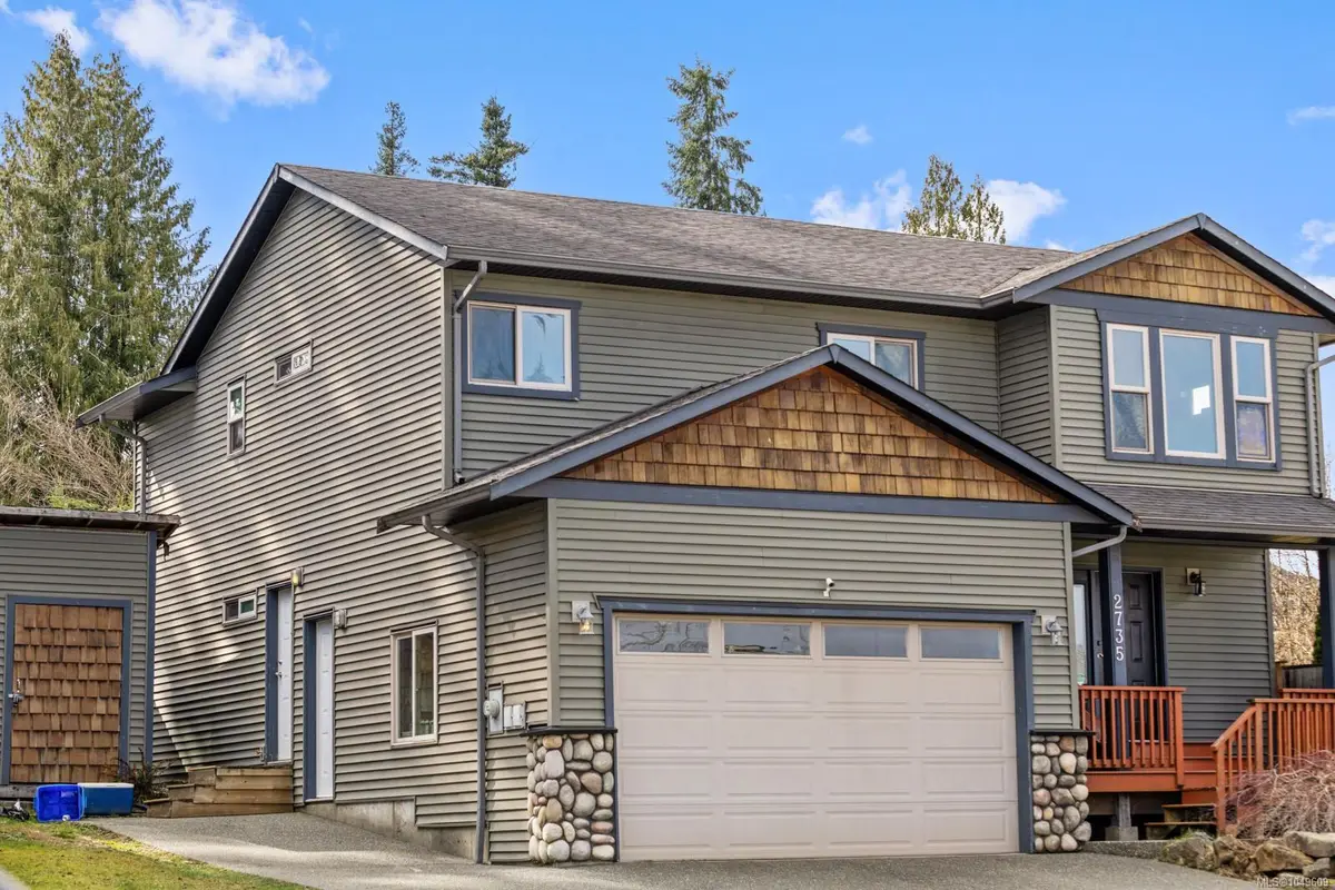 2735 Rydal Ave, Cumberland BC V0R 1S0