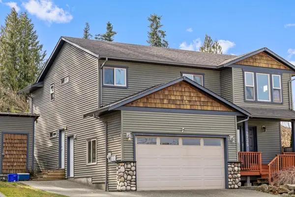 2735 Rydal Ave, Cumberland BC V0R 1S0 - 4 bed, 3 bath property for sale in Cumberland