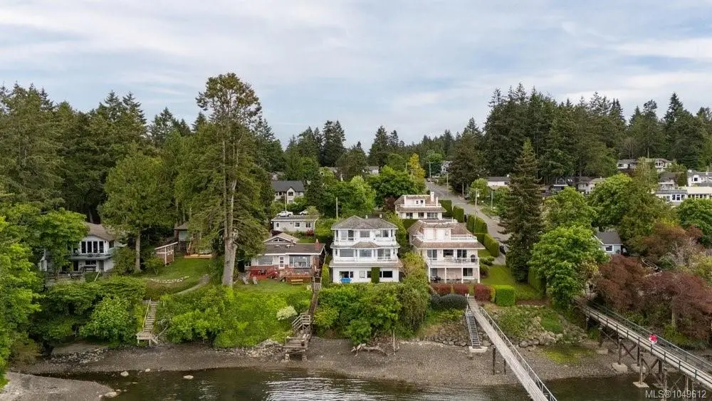 7014 Brentwood Dr, Central Saanich BC V8M 1B4
