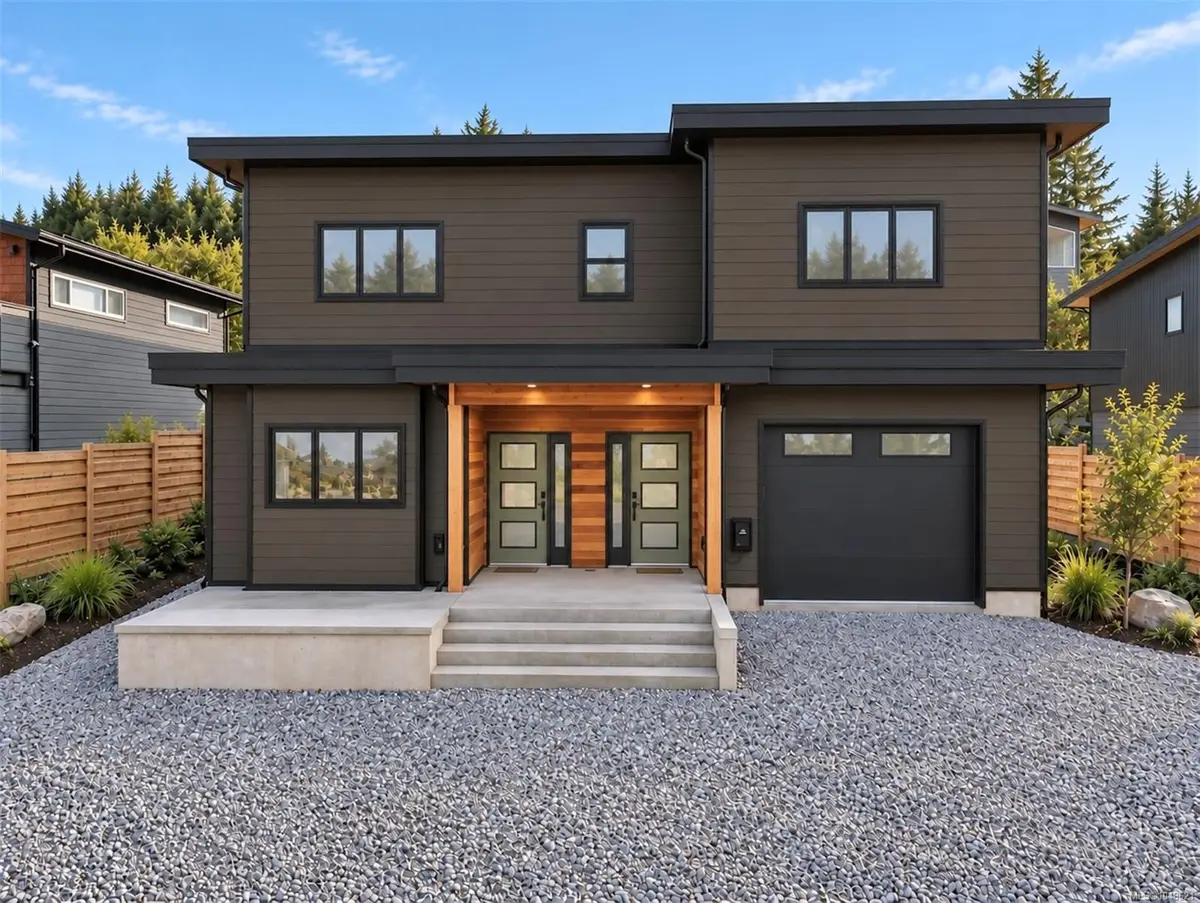535 Gibson St, Tofino BC V0R 2Z0