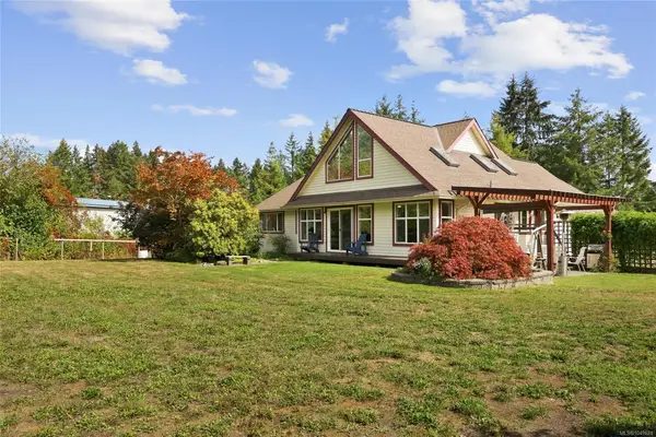 2877 Lake Trail Rd, Courtenay BC V9N 9K8 - 4 bed, 3 bath property for sale in Courtenay