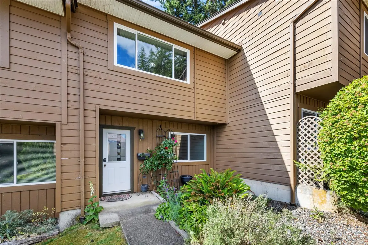 #6 - 855 Howard Ave #6, Nanaimo BC V9R 5V4