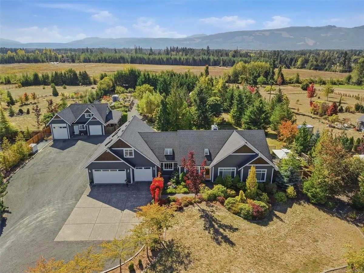 2040 Sun King Rd, Coombs BC V0R 1M0