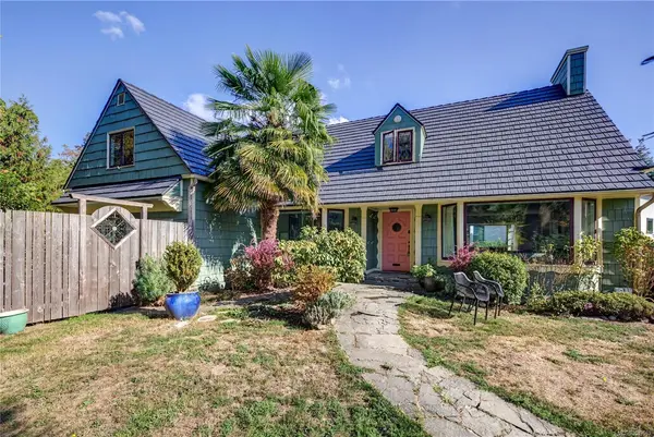 150 Drake Rd, Salt Spring BC V8K 2V8 - 7 bed, 7 bath property for sale in Salt Spring