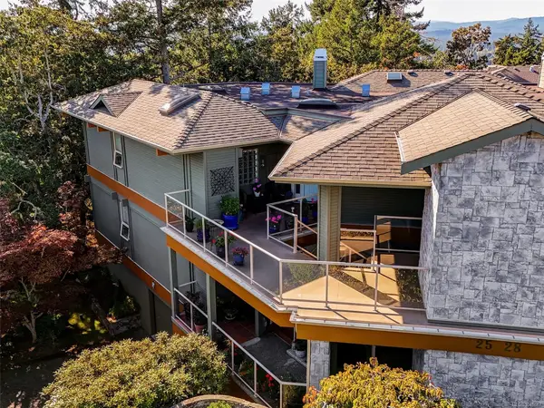 #27 - 4305 Maltwood Lane #27, Saanich BC V8X 5G9 - 2 bed, 2 bath property for sale in Saanich