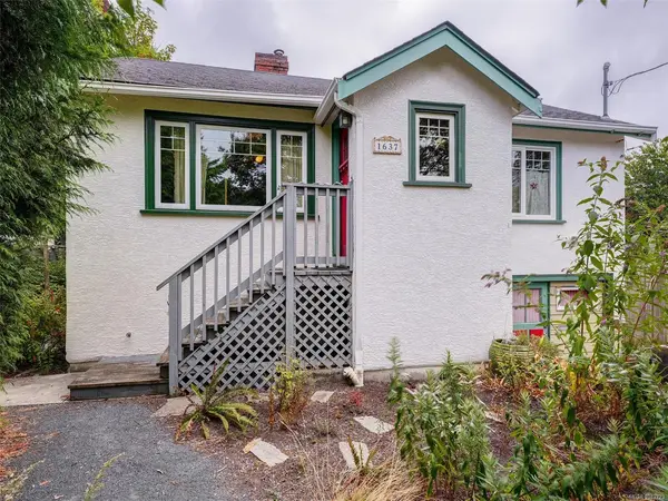 1637 McRae Ave, Saanich BC V8P 1H2 - 3 bed, 2 bath property for sale in Saanich