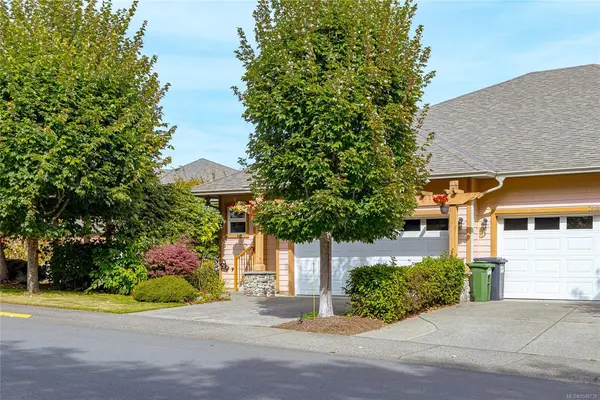 7921 Polo Park Cres, Central Saanich BC V8M 2K2 - 3 bed, 3 bath in Central Saanich