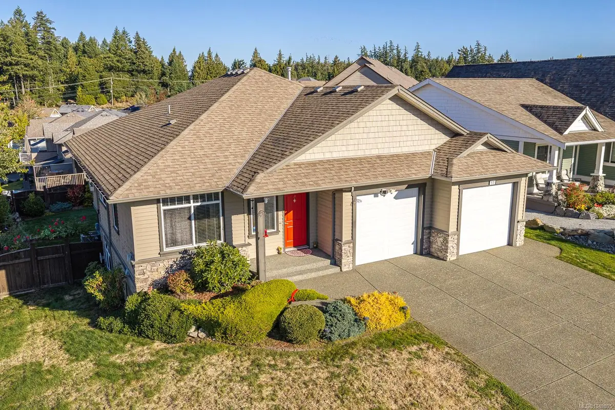 570 Spitfire Dr, Comox BC V9M 0A1