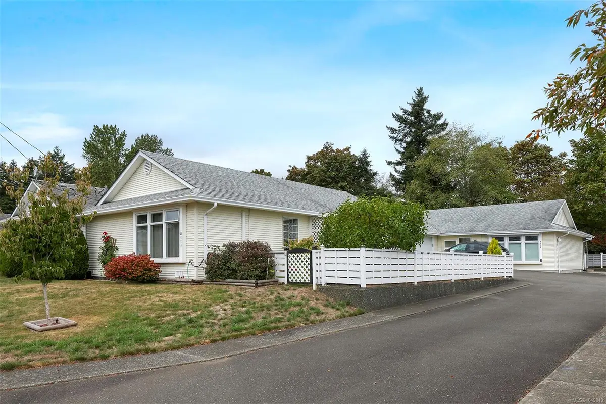 #A - 811 Park Pl #A, Courtenay BC V9N 8N1