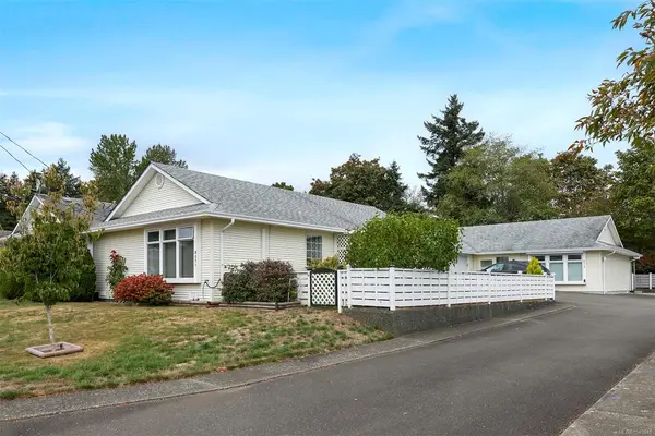 #A - 811 Park Pl #A, Courtenay BC V9N 8N1 - 2 bed, 1 bath property for sale in Courtenay